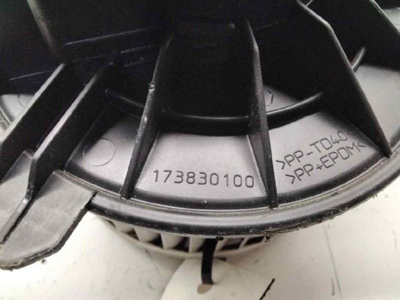 Recambio de motor calefaccion para renault kangoo profesional referencia OEM IAM 173830100 DENSO 