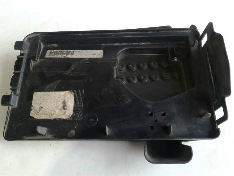 Recambio de caja fusibles para volkswagen polo berlina (6n1) básico referencia OEM IAM 357937039  