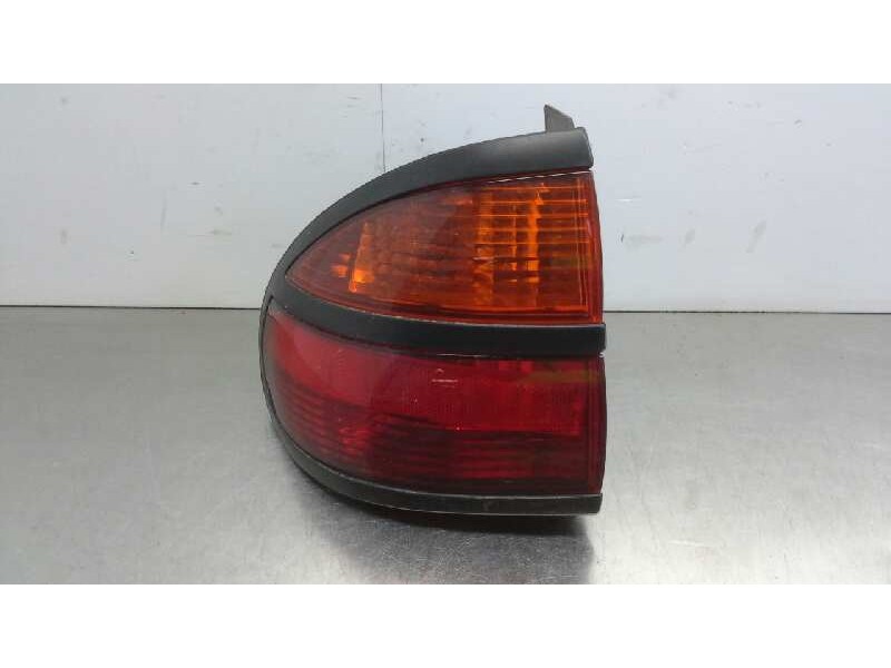 Recambio de piloto trasero izquierdo para renault laguna (b56) 1.8 16v rxe referencia OEM IAM 7700420122  