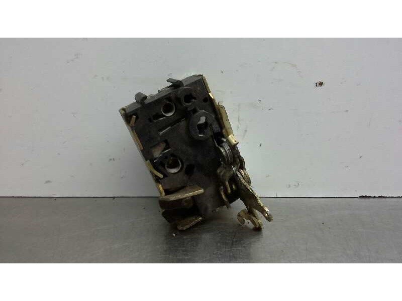 Recambio de cerradura puerta trasera izquierda para citroen ax 1.1 image referencia OEM IAM 913729  