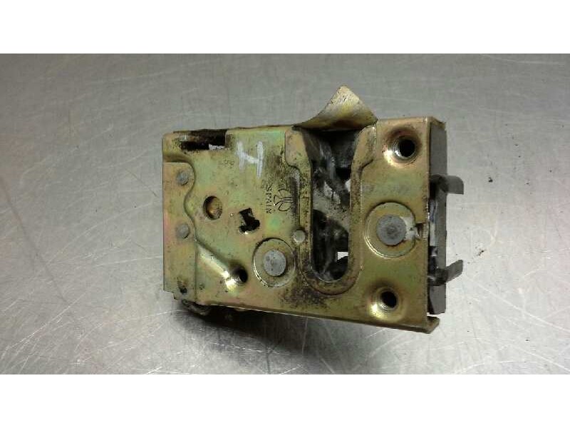 Recambio de cerradura puerta trasera izquierda para citroen ax 1.1 image referencia OEM IAM 913729  