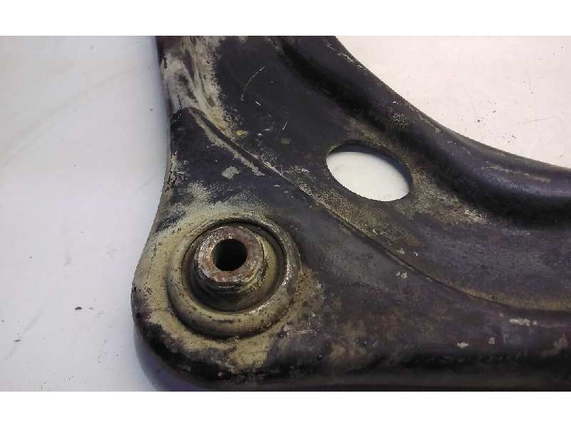 Recambio de brazo suspension inferior delantero derecho para peugeot 207 1.4 hdi referencia OEM IAM   
