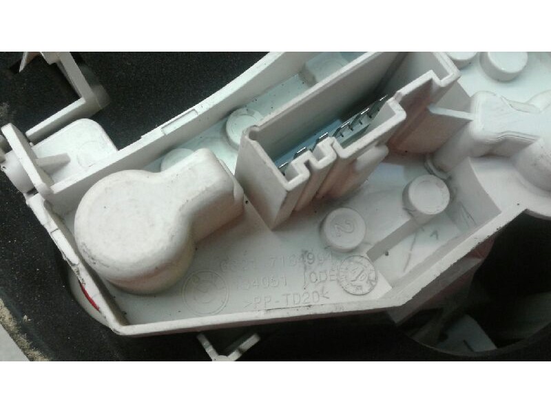 Recambio de piloto trasero derecho para bmw serie 1 berlina (e81/e87) 118d referencia OEM IAM 63217164956  
