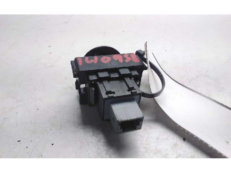 Recambio de warning para toyota auris hybrid active referencia OEM IAM 84332023001765  