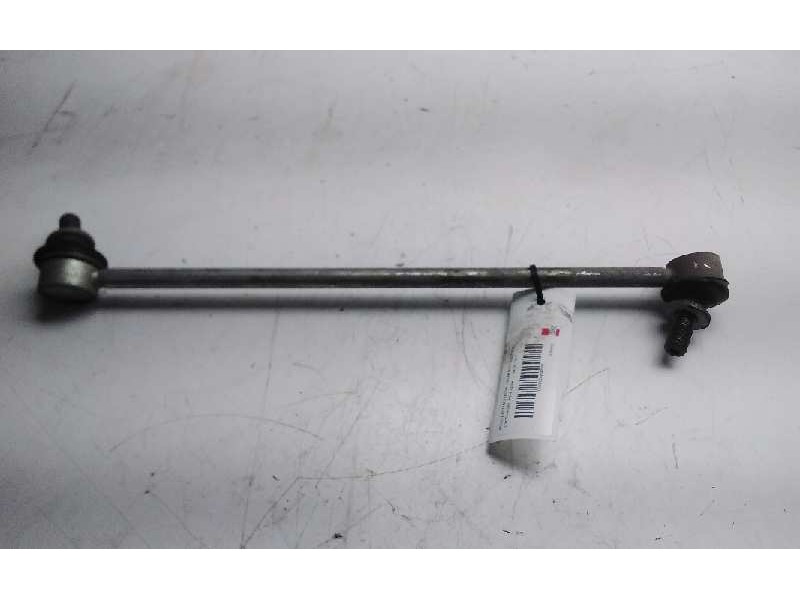 Recambio de bieleta estabilizadora delantera izquierda para toyota auris hybrid active referencia OEM IAM 15315C  