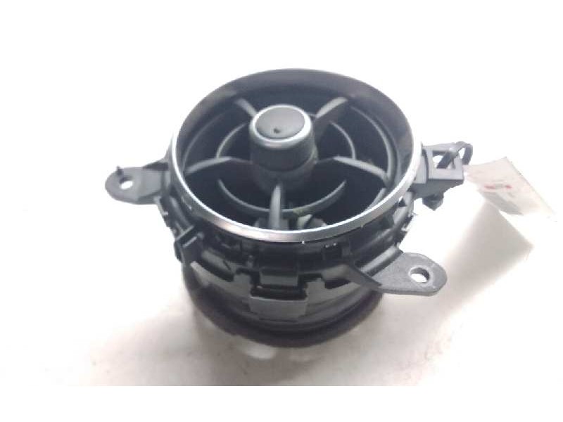 Recambio de aireador derecho para toyota auris hybrid active referencia OEM IAM 5556862280  