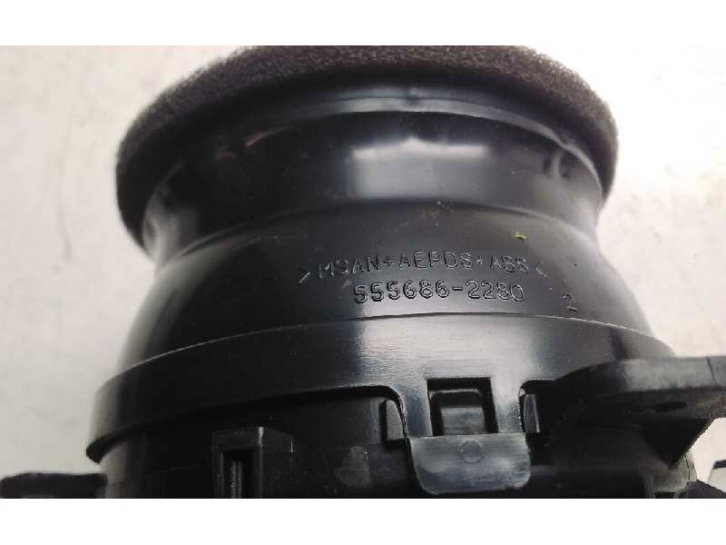 Recambio de aireador derecho para toyota auris hybrid active referencia OEM IAM 5556862280  