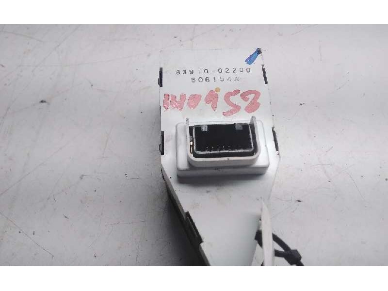 Recambio de modulo de data para toyota auris hybrid active referencia OEM IAM 8391002200  