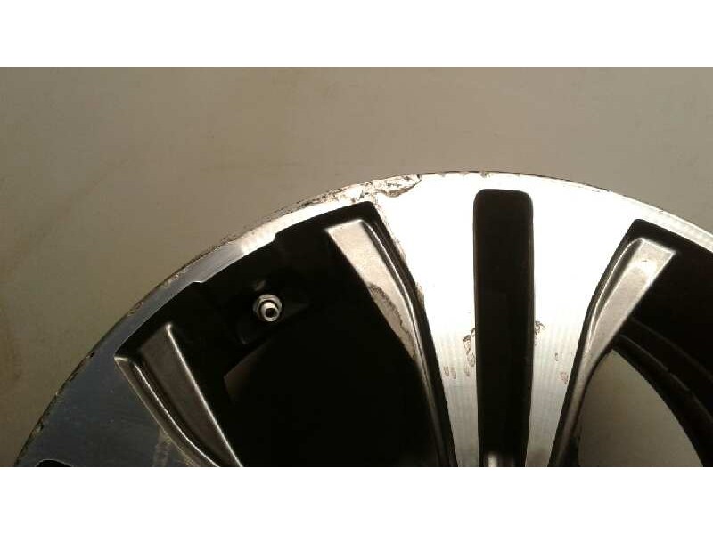 Recambio de llanta aluminio para kia venga drive referencia OEM IAM 16PULGADAS5TORNILLOS  