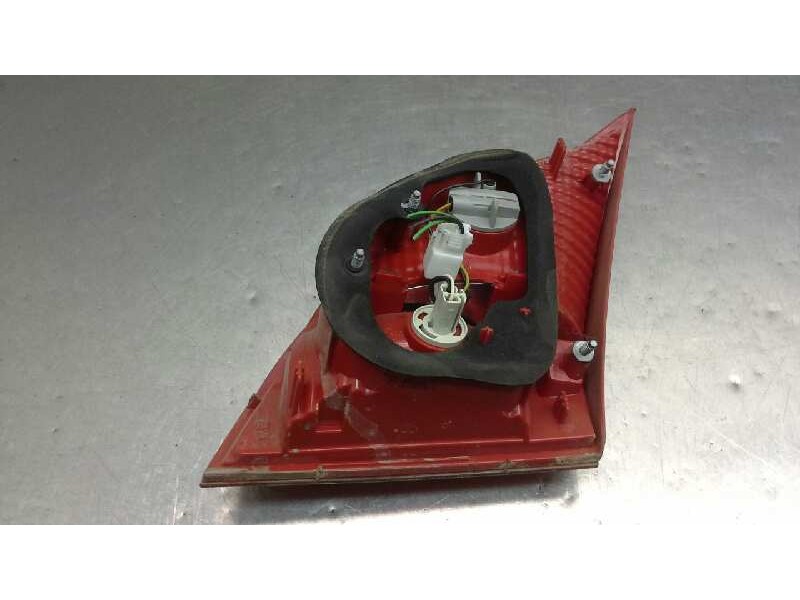 Recambio de piloto trasero izquierdo porton para kia venga drive referencia OEM IAM   