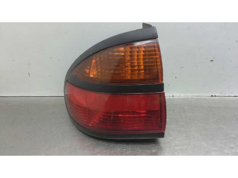 Recambio de piloto trasero izquierdo para renault laguna (b56) 1.8 16v rxe referencia OEM IAM 7700420122  
