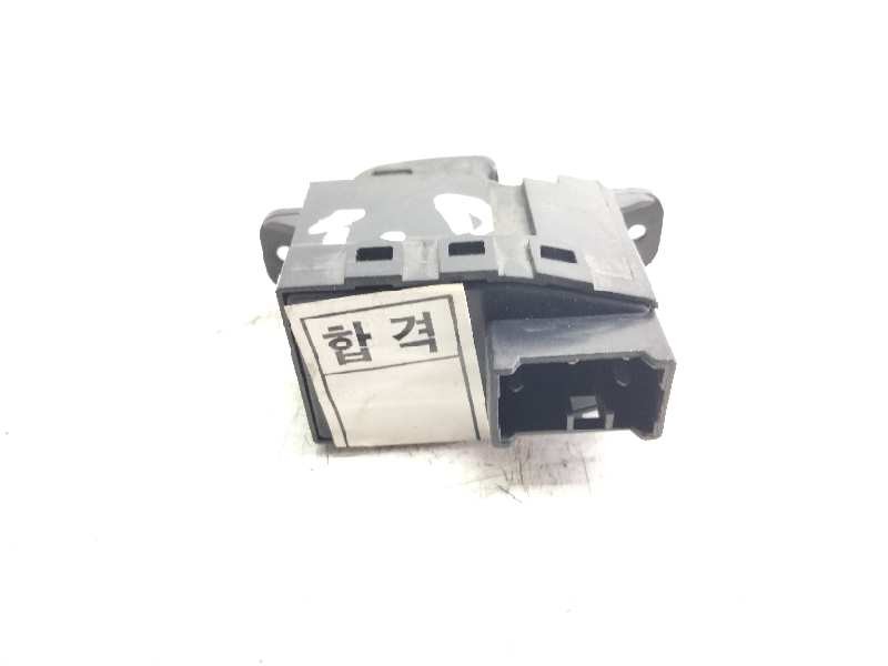 Recambio de mando elevalunas trasero derecho para hyundai santa fe (sm) 2.0 gls crdi referencia OEM IAM 9358026100  