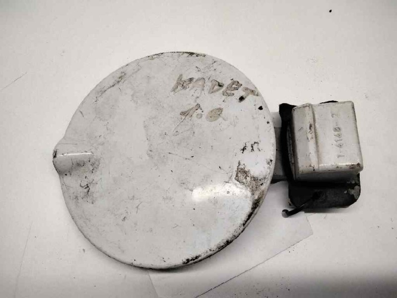 Recambio de tapa exterior combustible para opel kadett e cabriolet / combo referencia OEM IAM 1307675  