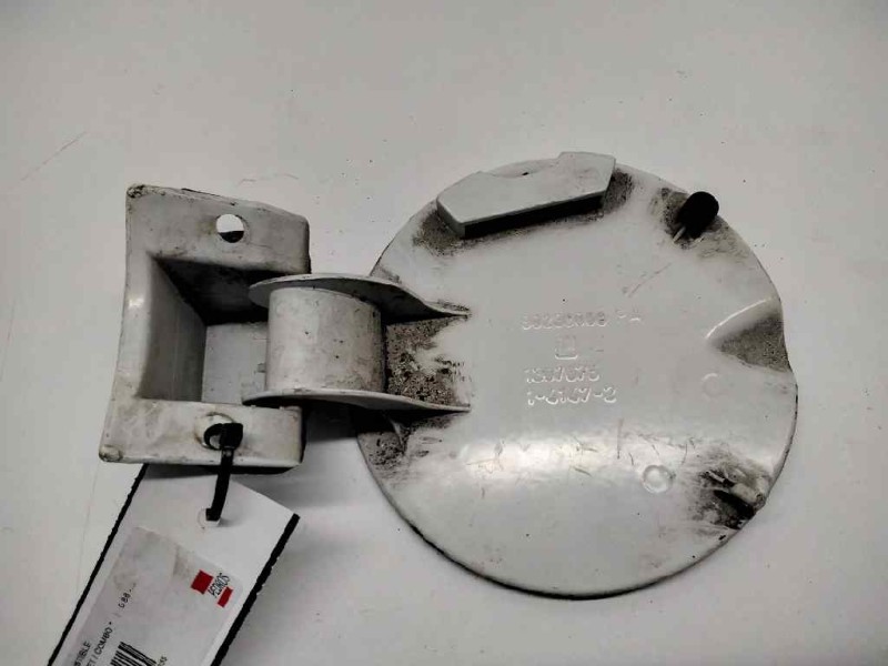 Recambio de tapa exterior combustible para opel kadett e cabriolet / combo referencia OEM IAM 1307675  