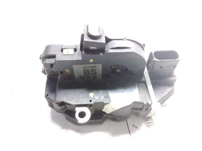 Recambio de cerradura puerta trasera izquierda para opel insignia sports tourer cosmo referencia OEM IAM 13579557BS  