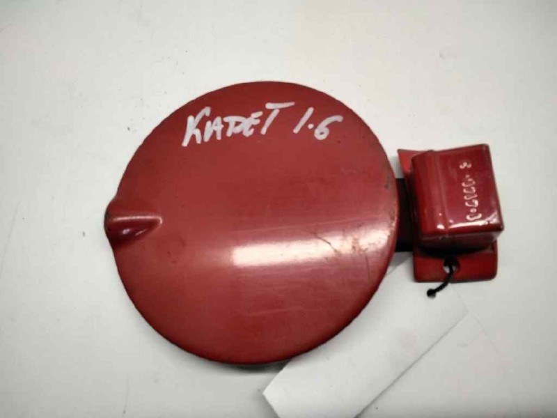 Recambio de tapa exterior combustible para opel kadett e cabriolet / combo referencia OEM IAM 90239068PA  