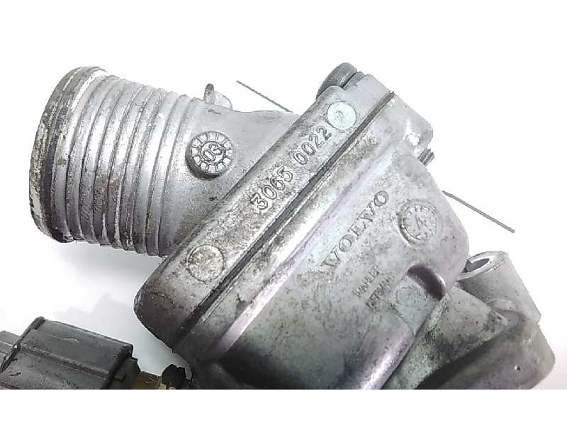 Recambio de caja termostato para volvo xc70 d5 awd kinetic referencia OEM IAM 30650022  