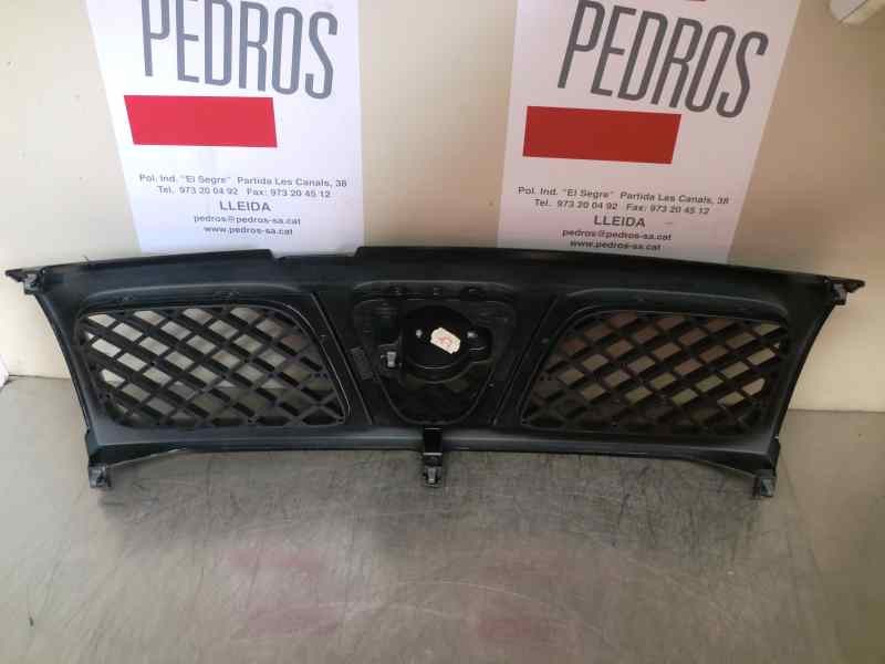 Recambio de rejilla delantera para nissan terrano/terrano.ii (r20) 2.7 turbodiesel referencia OEM IAM  NEGRO 