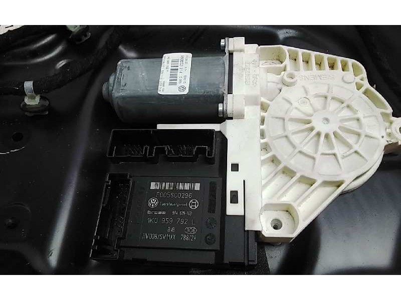 Recambio de elevalunas delantero derecho para volkswagen passat berlina (3c2) highline referencia OEM IAM 3C1837756L  