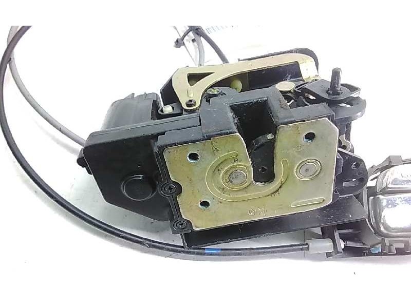 Recambio de cerradura puerta trasera izquierda para ssangyong rodius xdi premium referencia OEM IAM   
