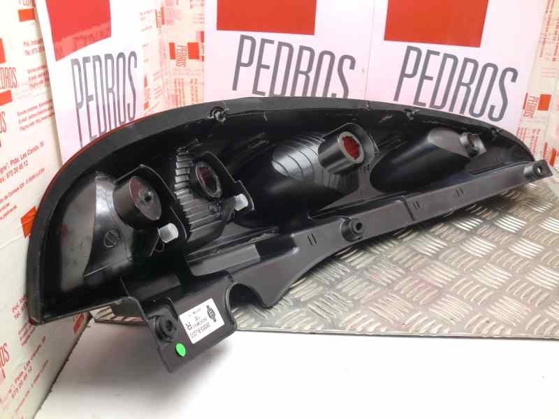 Recambio de piloto trasero derecho para nissan almera tino (v10m) 2.2 dci diesel cat referencia OEM IAM  VALEO 