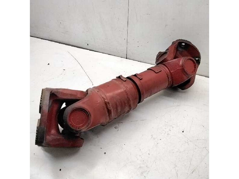 Recambio de cardan delantero para iveco eurocargo referencia OEM IAM 5GKNW134A6  