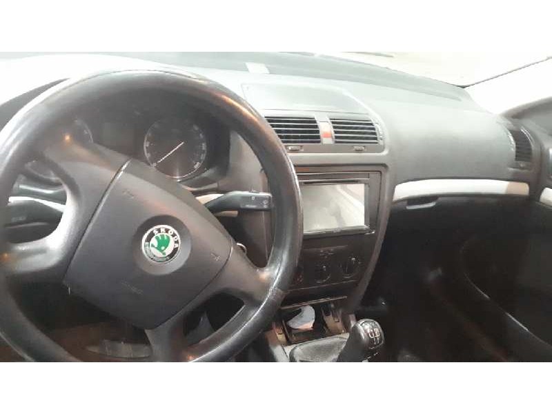 skoda octavia combi (1z5) del año 2006