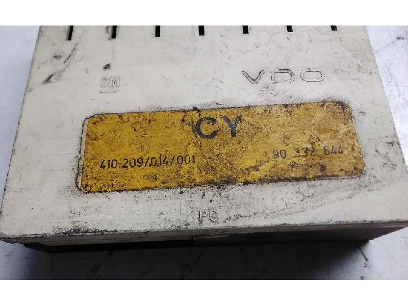 Recambio de pantalla multifuncion para opel kadett c 1.0 referencia OEM IAM 90332644  