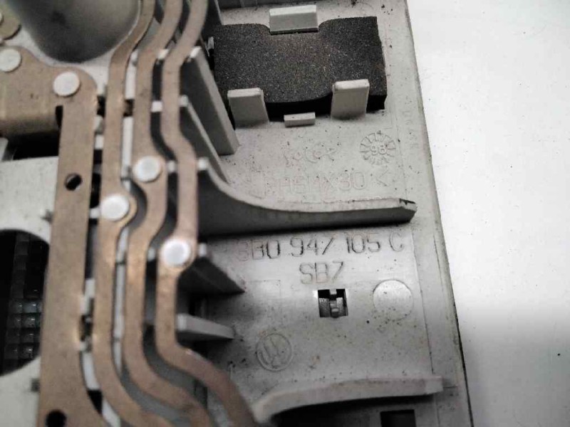 Recambio de luz interior para volkswagen passat berlina (3b2) 1.9 tdi referencia OEM IAM 3B0947105C  