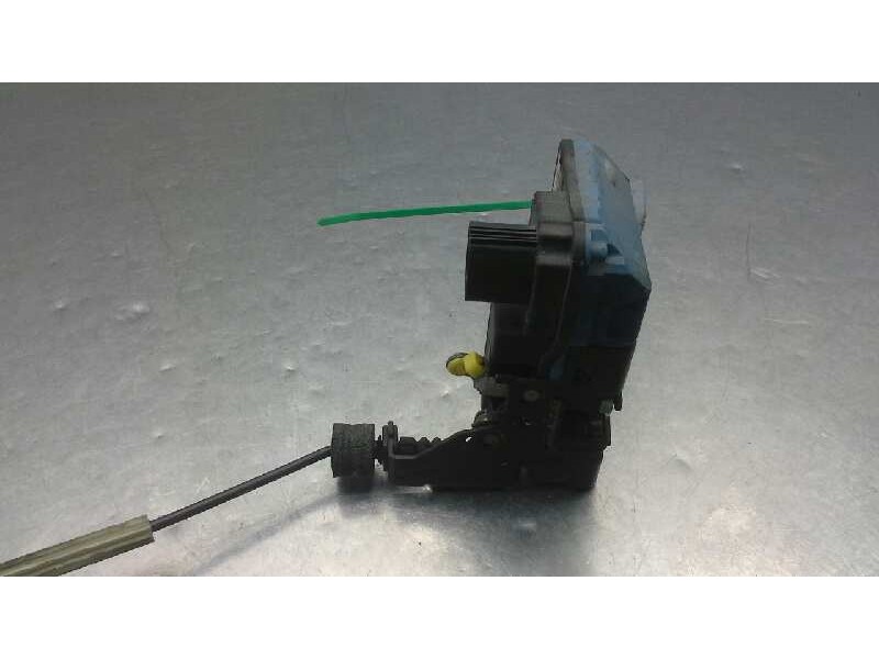 Recambio de cerradura puerta delantera derecha para volvo s60 berlina d5 referencia OEM IAM 30784977  