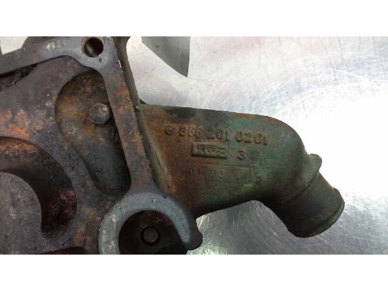 Recambio de bomba agua para mercedes 814 caja cerrada frigorifico referencia OEM IAM 3662010201  