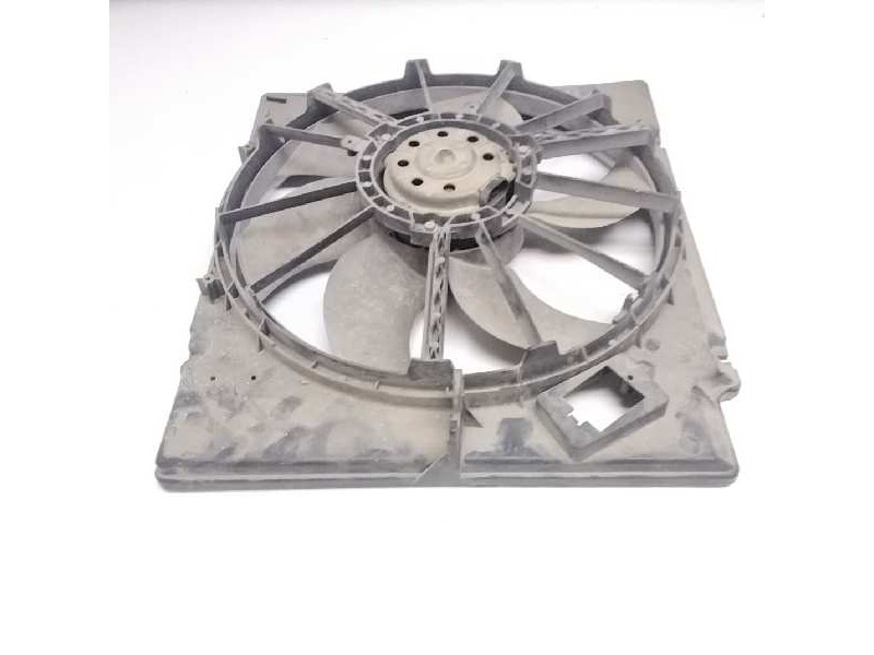 Recambio de electroventilador para renault trafic (desde 5.89) referencia OEM IAM   125141