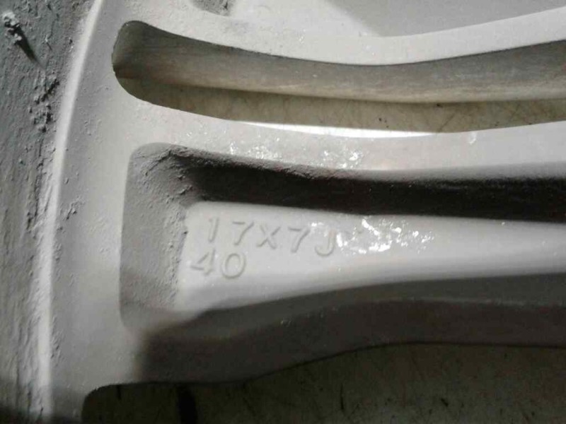 Recambio de llanta aluminio para nissan x-trail (t31) 2.0 dci turbodiesel cat referencia OEM IAM 17-5-TORNILLOS ET40 