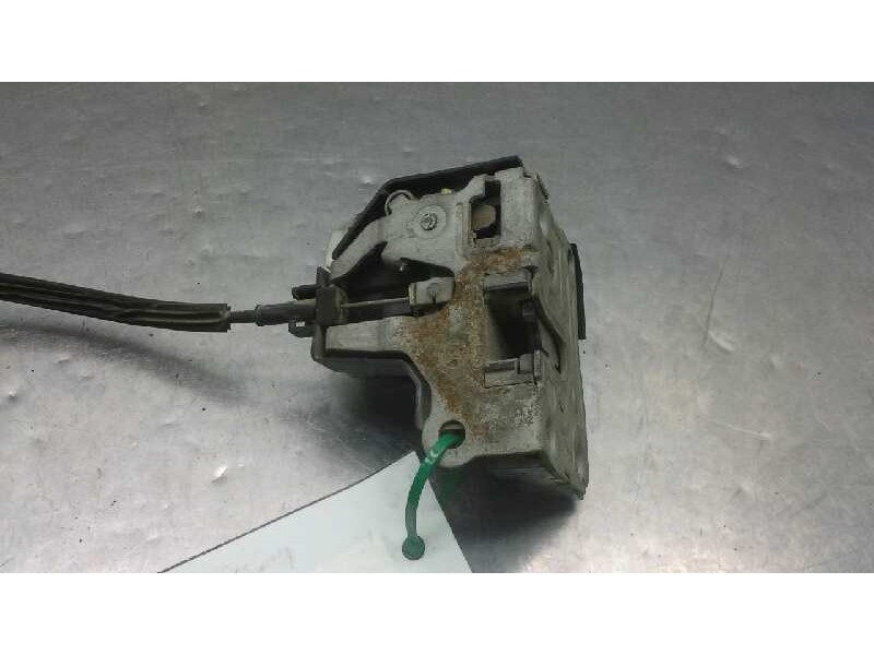 Recambio de cerradura puerta delantera derecha para renault clio ii fase ii (b/cb0) base authentique referencia OEM IAM 82003504