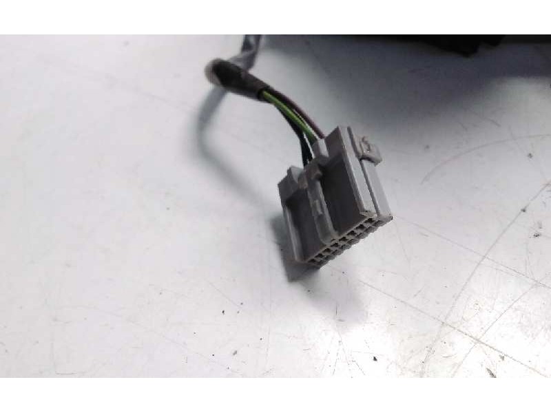 Recambio de retrovisor derecho para nissan primera berlina (p12) acenta referencia OEM IAM 96301AU469  