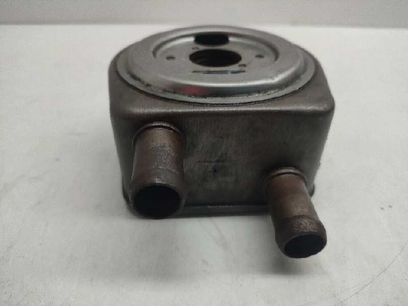 Recambio de enfriador aceite motor para renault trafic caja cerrada (ab 4.01) referencia OEM IAM 4360055  125834