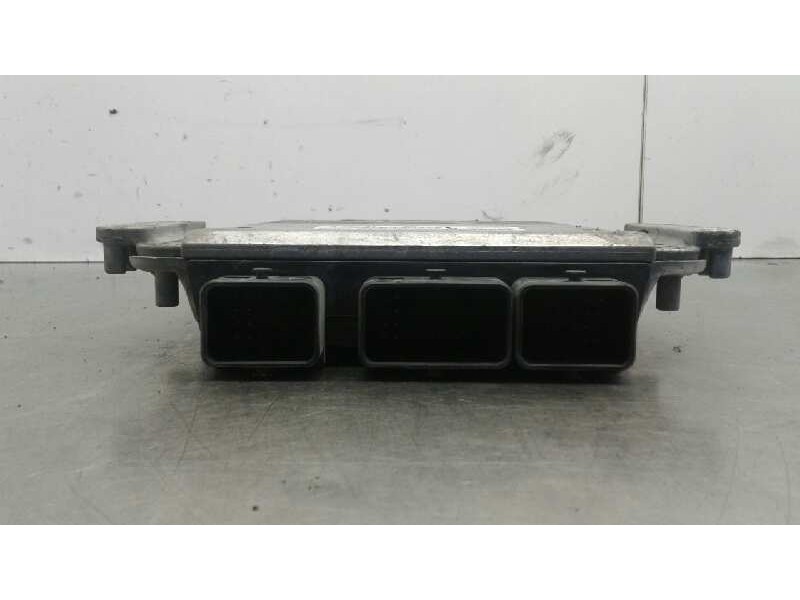 Recambio de centralita motor uce para peugeot 206 berlina xs referencia OEM IAM 0281011525  