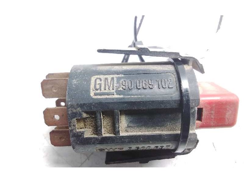 Recambio de warning para opel corsa a referencia OEM IAM 90069102  