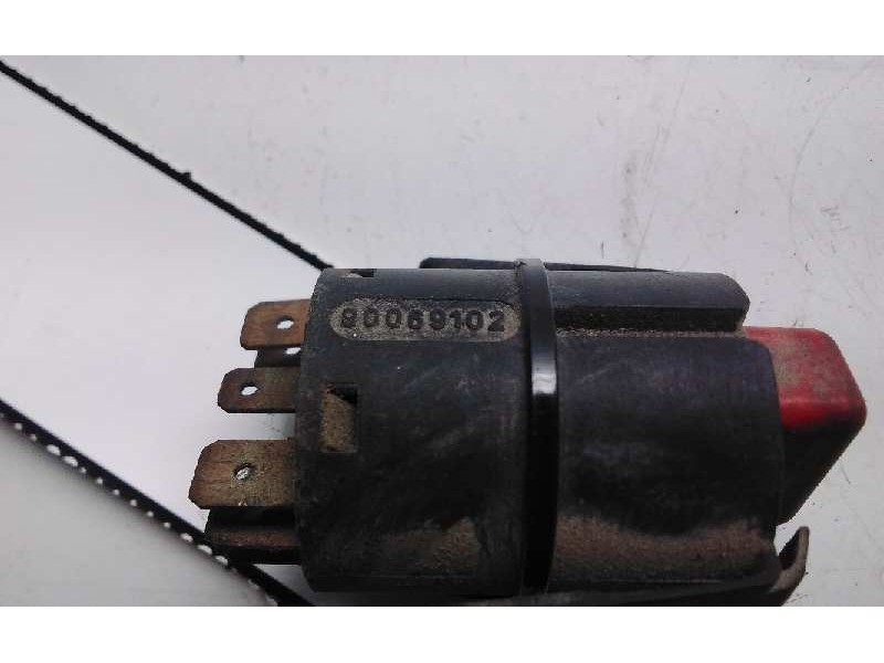 Recambio de warning para opel corsa a referencia OEM IAM 90069102  