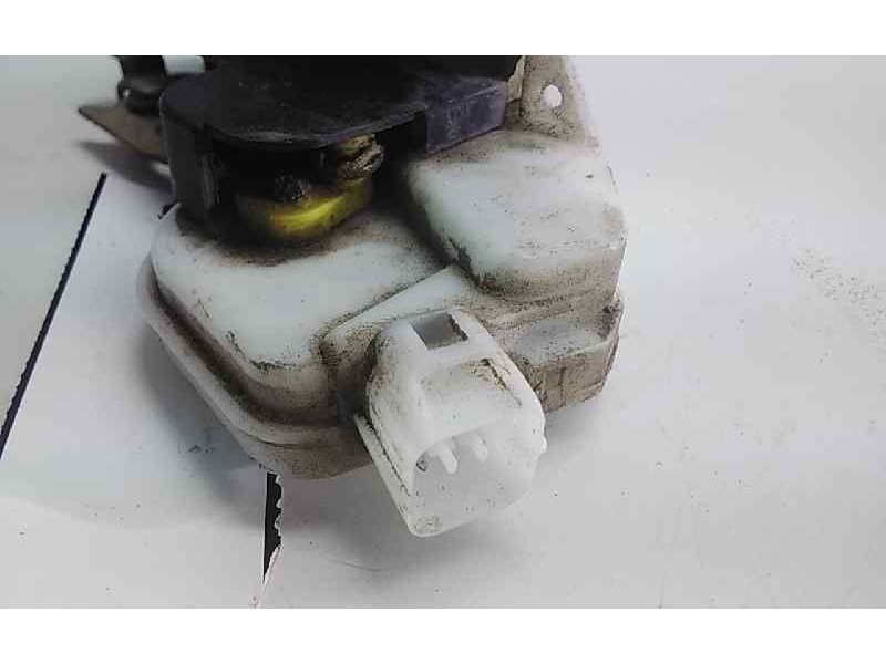 Recambio de cerradura puerta delantera izquierda para mitsubishi galant berlina (ea0) 2000 gls climatizado referencia OEM IAM MR
