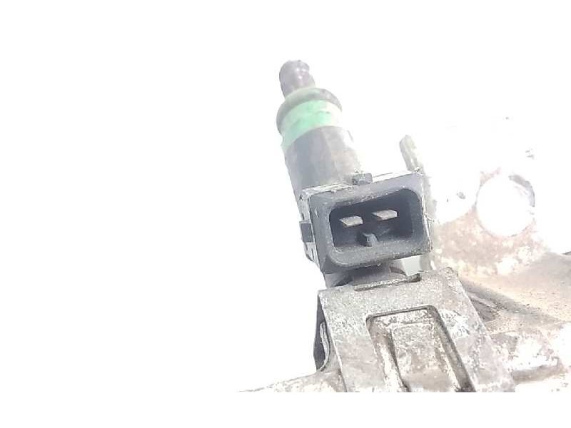 Recambio de rampa inyectora para ford fiesta berlina (dx) referencia OEM IAM   126143