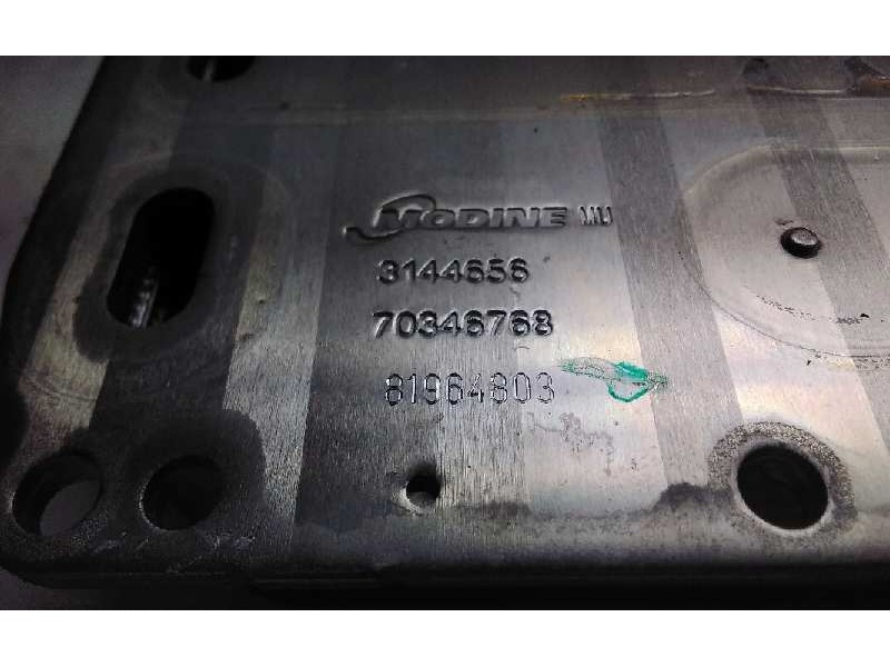 Recambio de enfriador aceite motor para renault trafic caja cerrada (ab 4.01) 2.0 dci diesel cat referencia OEM IAM 70346768  