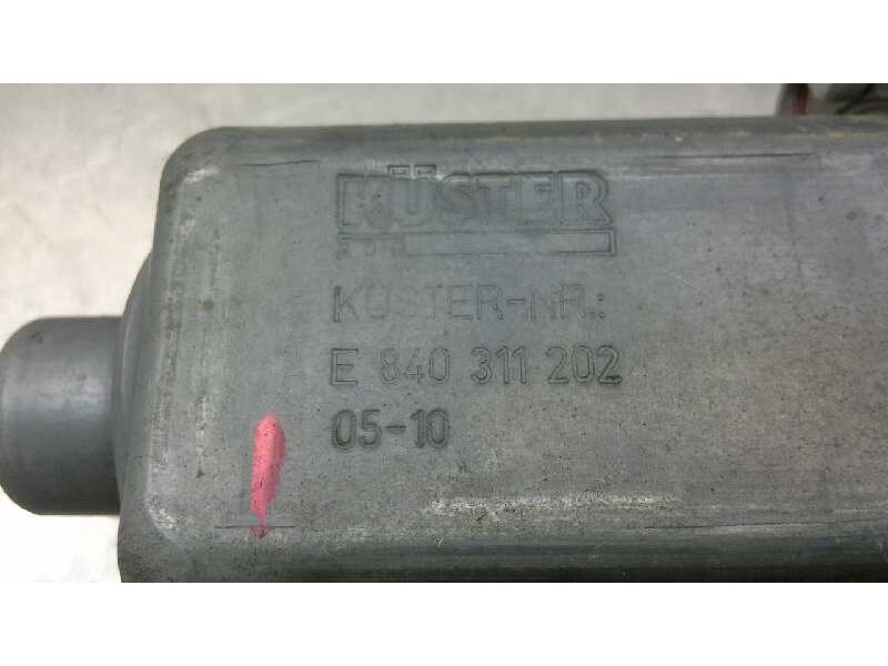 Recambio de motor elevalunas delantero derecho para audi a4 avant (8e) referencia OEM IAM E840311202  