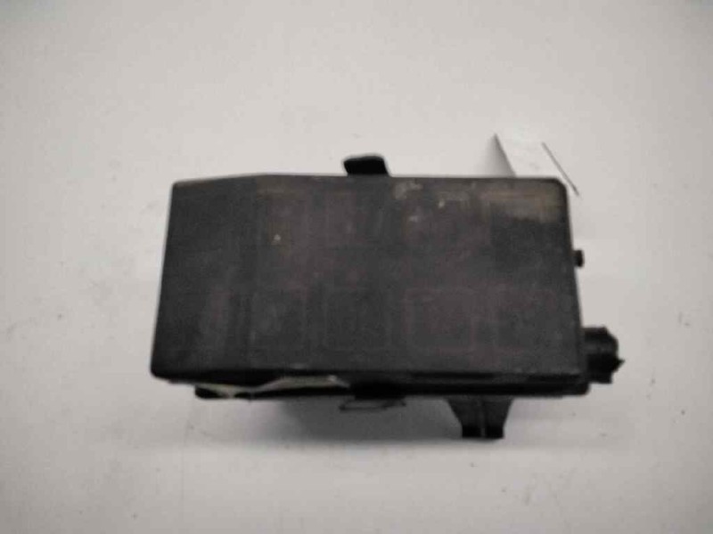 Recambio de caja fusibles para opel vectra b berlina 2.0 dti referencia OEM IAM 90506007  126257