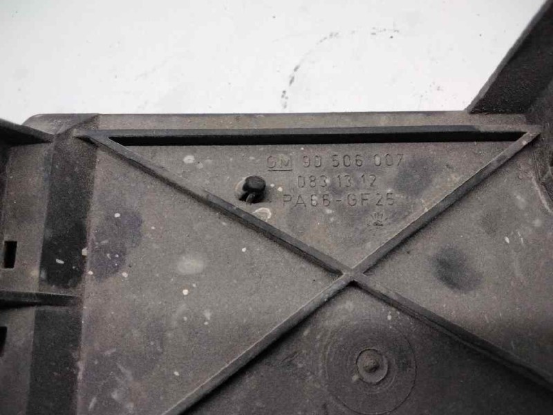 Recambio de caja fusibles para opel vectra b berlina 2.0 dti referencia OEM IAM 90506007  126257