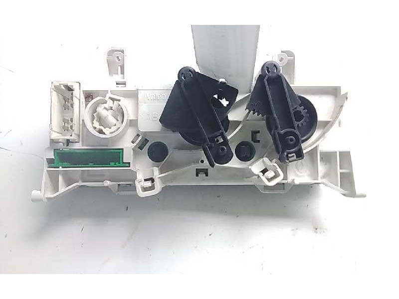 Recambio de mando calefaccion / aire acondicionado para renault clio ii fase ii (b/cb0) campus referencia OEM IAM A8200100  