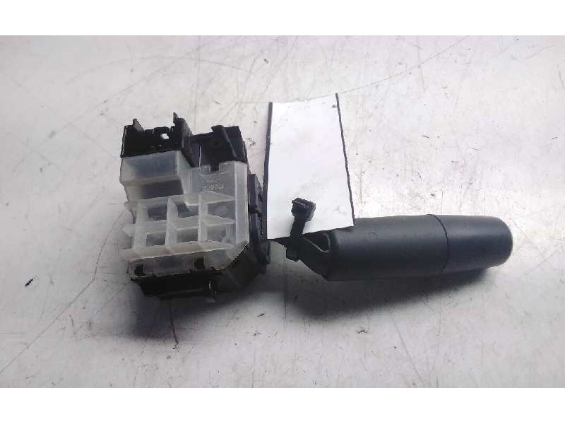 Recambio de mando limpia para mazda 3 berlina (bk) 1.6 vvt active referencia OEM IAM 17D682  