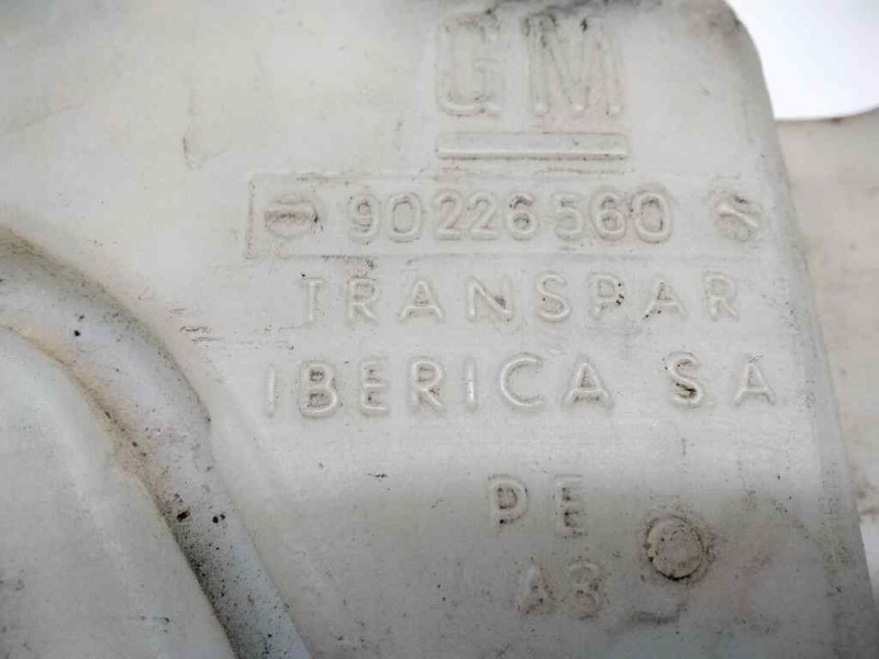 Recambio de deposito limpia para opel corsa a city referencia OEM IAM 90226560  