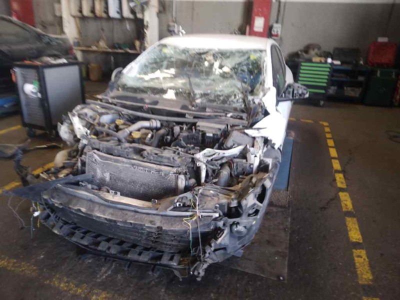 renault megane iii berlina 5 p del año 2010