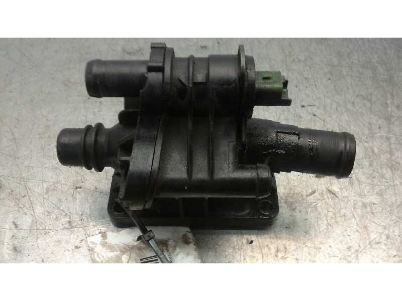 Recambio de caja termostato para ford focus berlina (cap) trend referencia OEM IAM 9647767180  